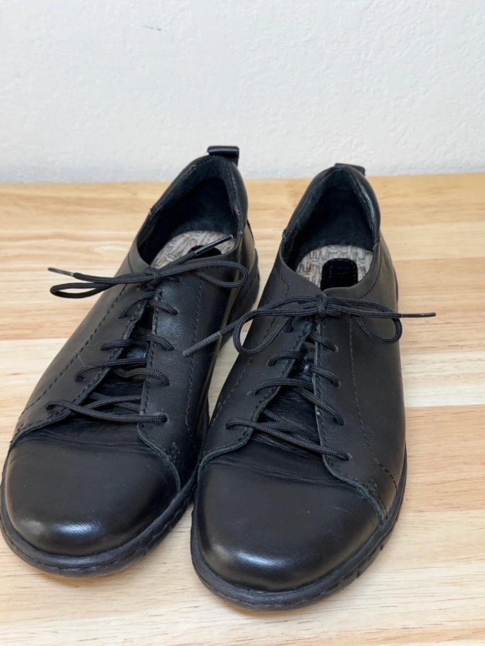 Born Black Leather Lace-Up Casual Flats